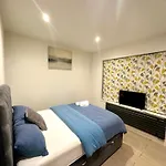 1 Bed Apartment Within London