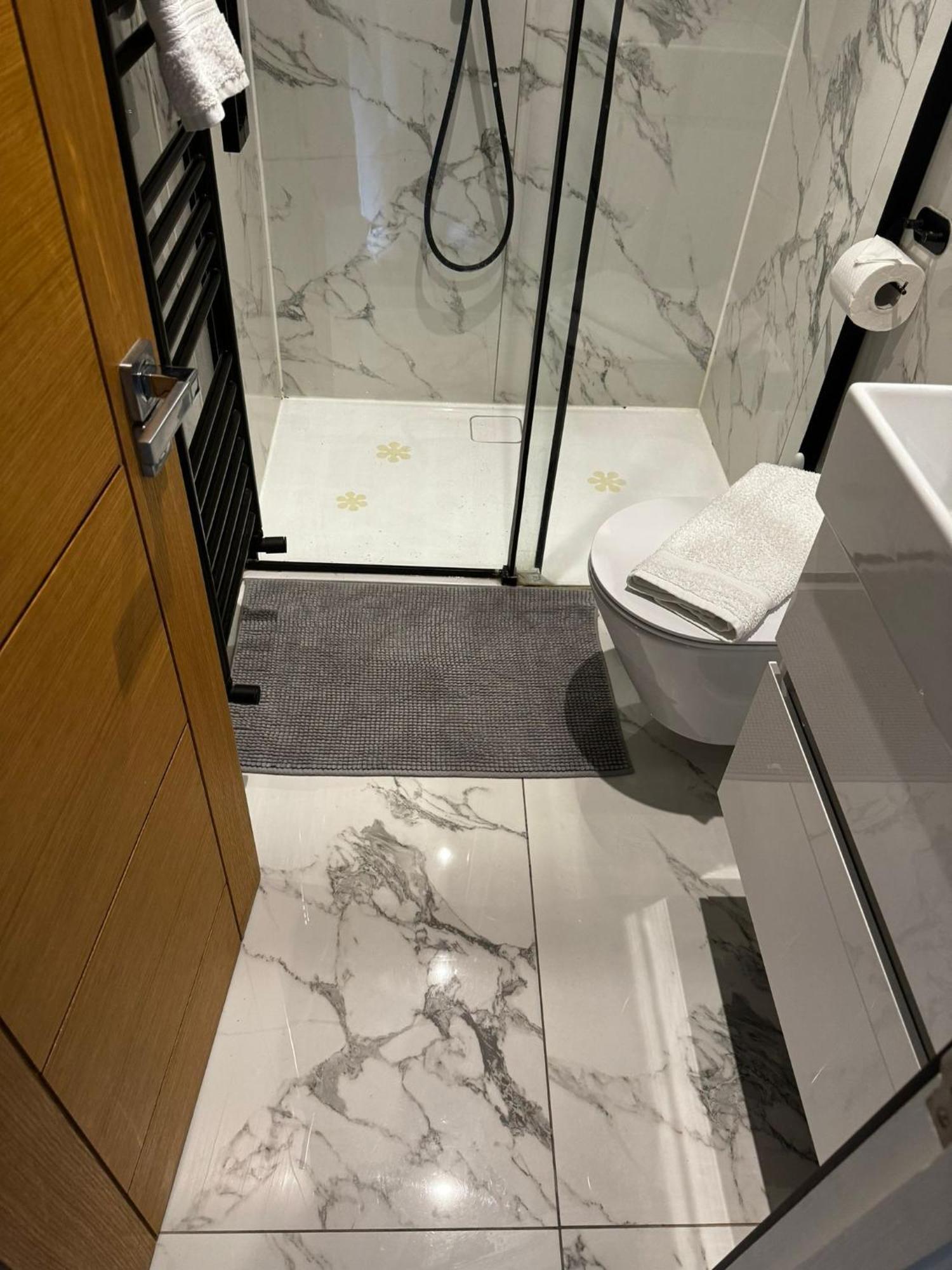 1 Bed Within London