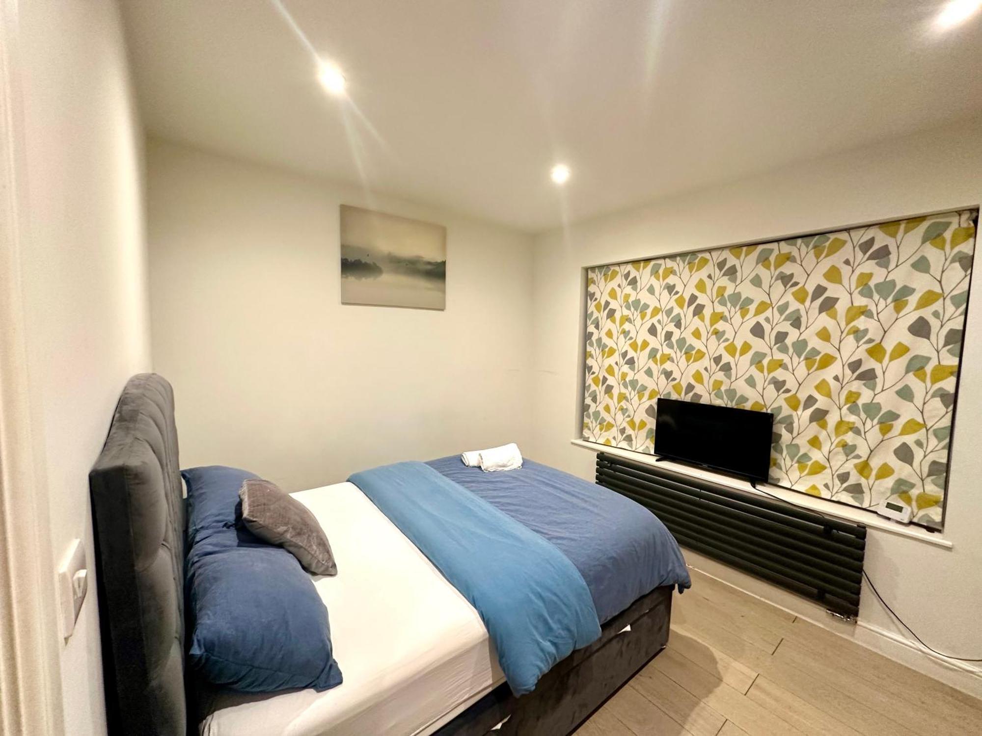 1 Bed Within * Londra