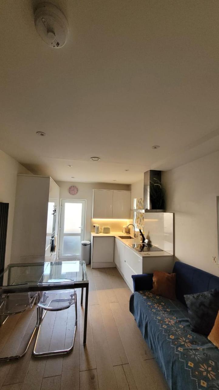 Appartamento 1 Bed Within *