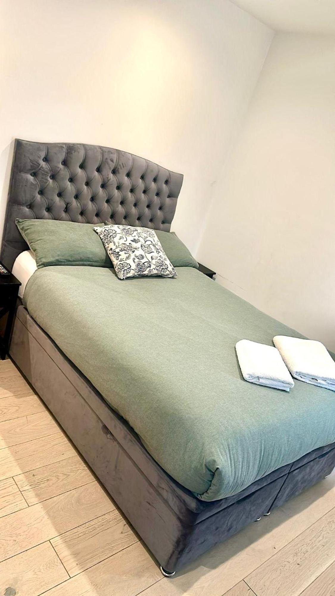 Appartamento 1 Bed Within *